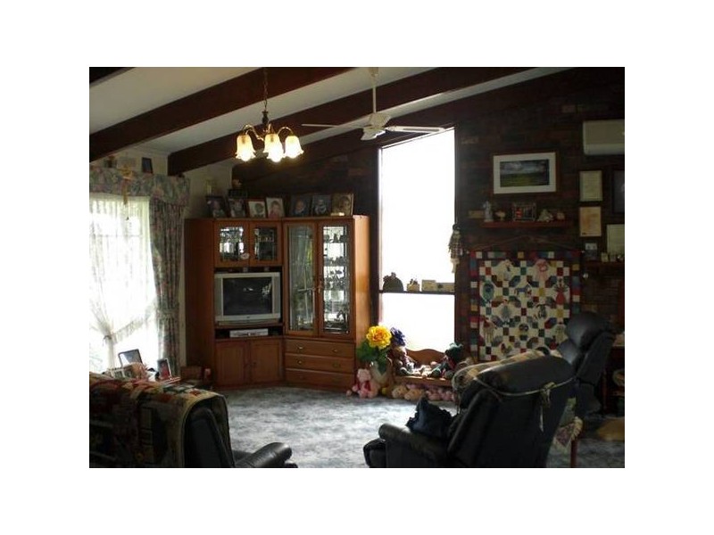 8 Drouin Road, Poowong VIC 3988