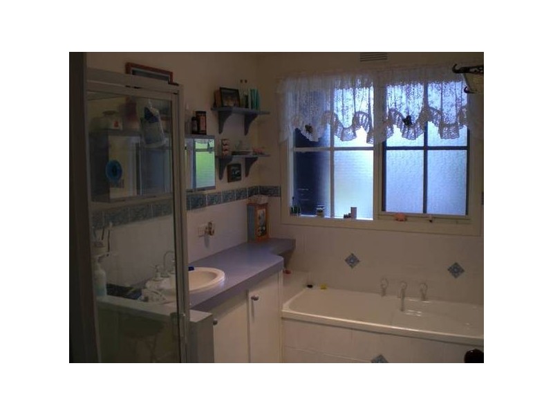 8 Drouin Road, Poowong VIC 3988