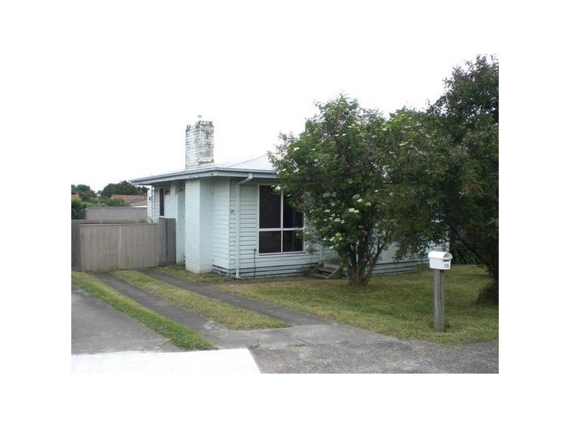 15 Pioneer Street, Warragul VIC 3820