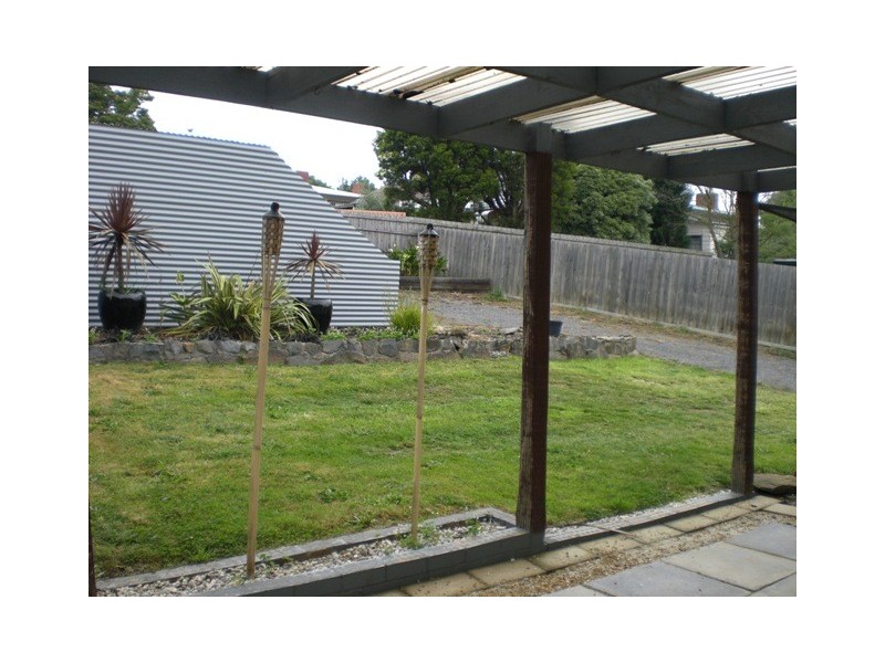18 Burton Street, Warragul VIC 3820