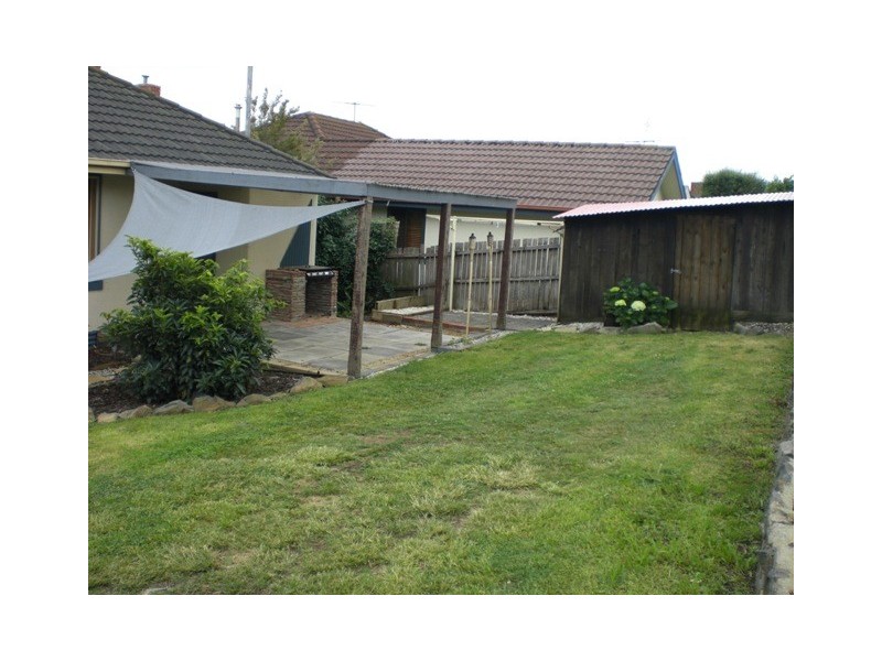 18 Burton Street, Warragul VIC 3820