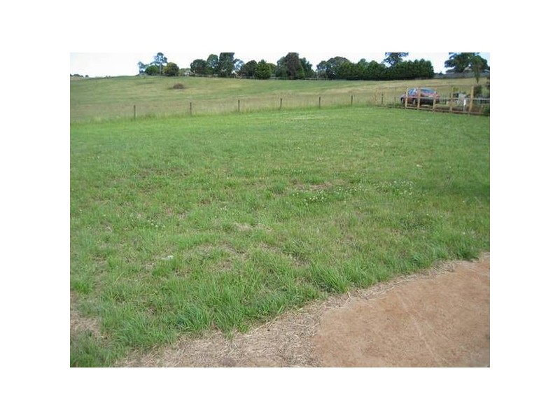 8 Janine Court, Drouin VIC 3818