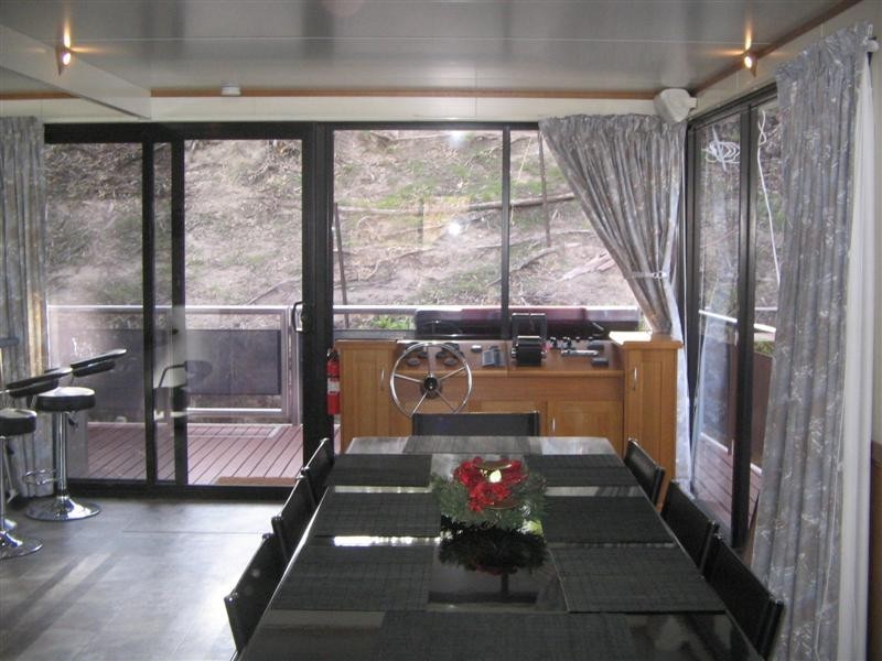 00 Houseboat – Mildura Marina, Mildura VIC 3500