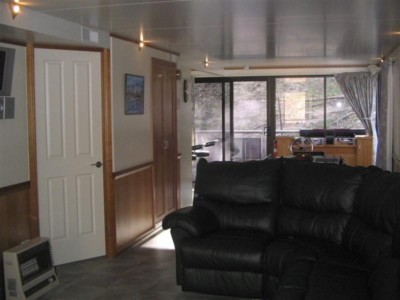 00 Houseboat – Mildura Marina, Mildura VIC 3500