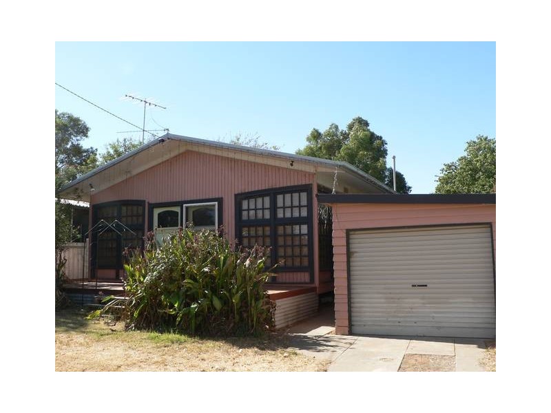 667 Woomera Avenue, Red Cliffs VIC 3496