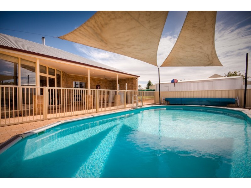 16 Gol Gol North Road, Gol Gol NSW 2738