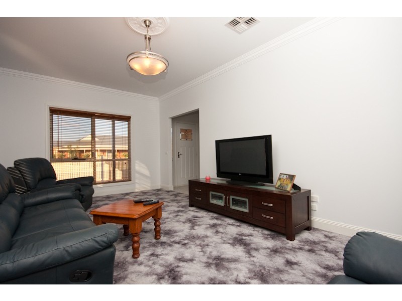 27 Petrucci Way, Mildura VIC 3500