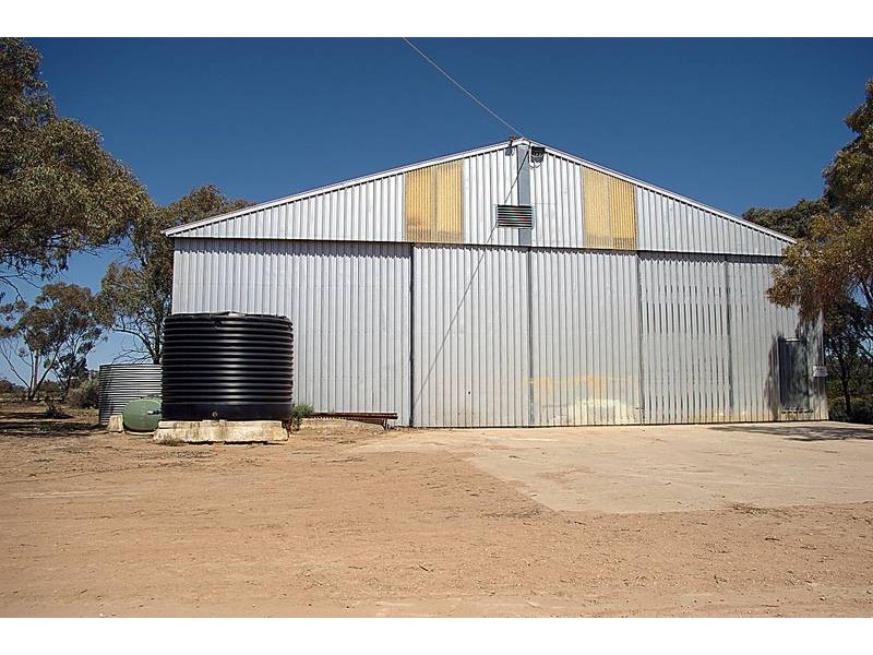 2 Hoyles Road, Yelta VIC 3505