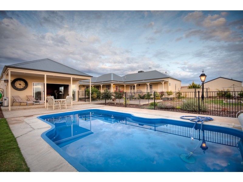 5 Angel Grove, Irymple VIC 3498