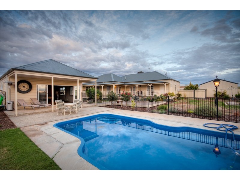 5 Angel Grove, Irymple VIC 3498