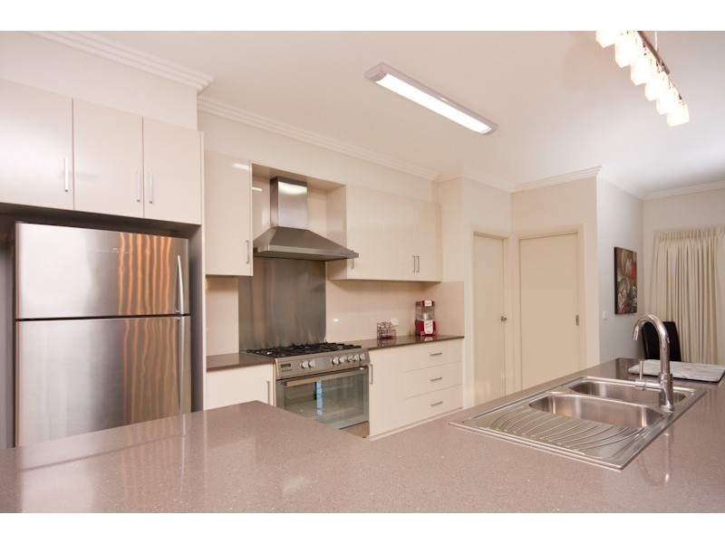 8 Dunlop Court, Mildura VIC 3500