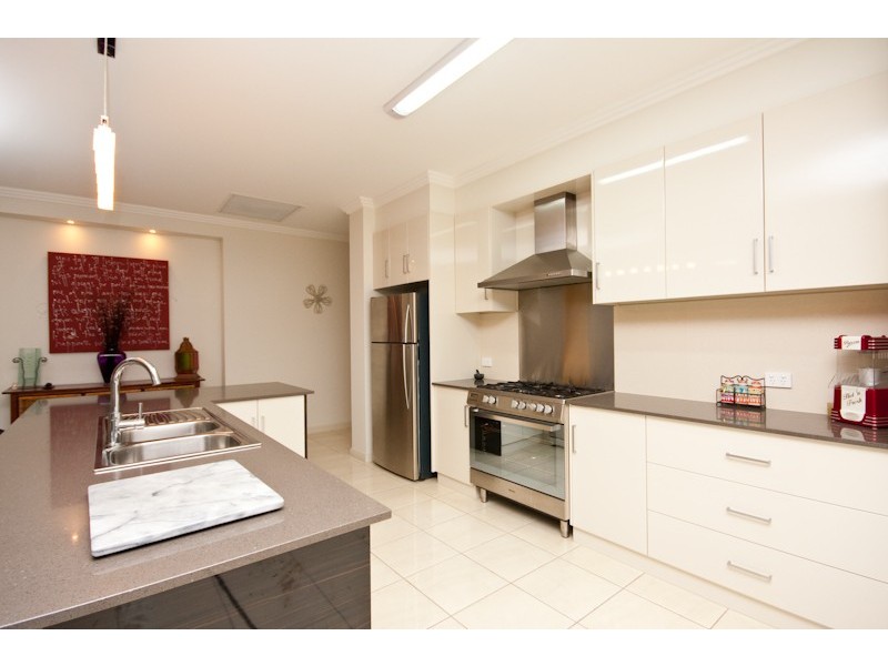 8 Dunlop Court, Mildura VIC 3500