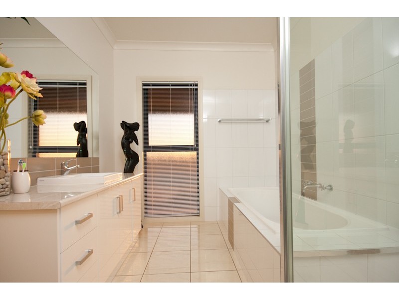 8 Dunlop Court, Mildura VIC 3500