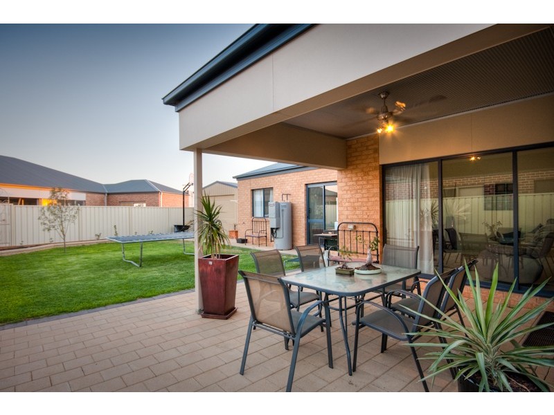 8 Dunlop Court, Mildura VIC 3500