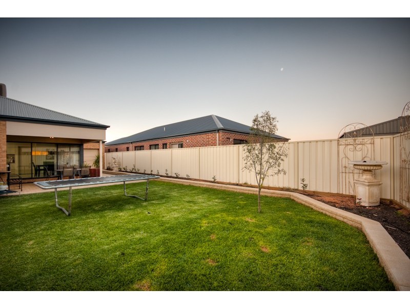 8 Dunlop Court, Mildura VIC 3500