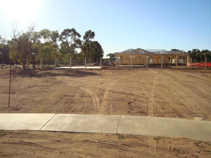 8 Heidi Court, Mildura VIC 3500