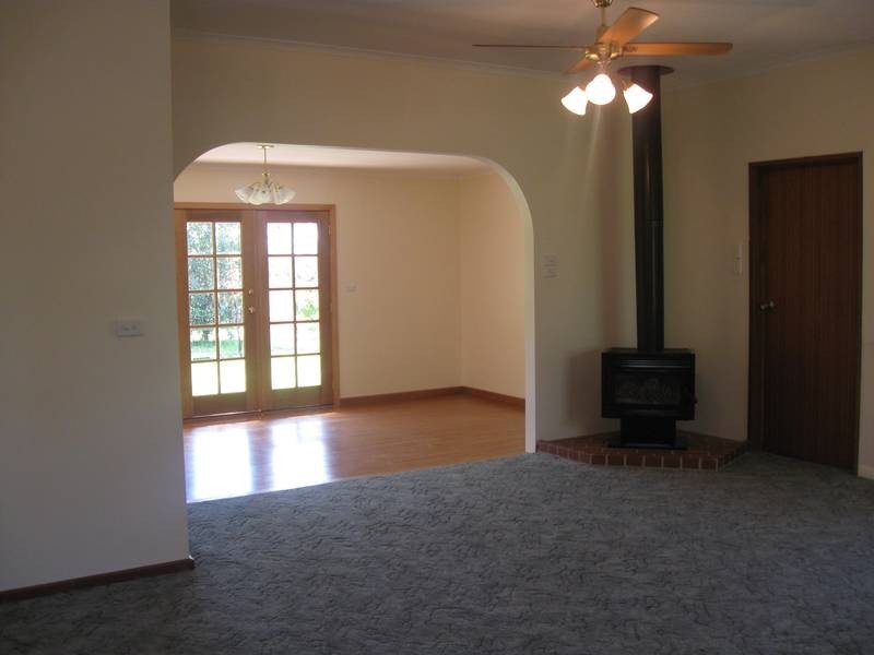 185 Flora Avenue, Cabarita VIC 3505