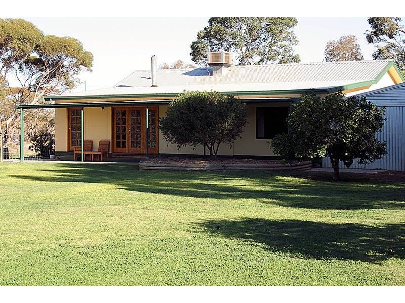 185 Flora Avenue, Cabarita VIC 3505