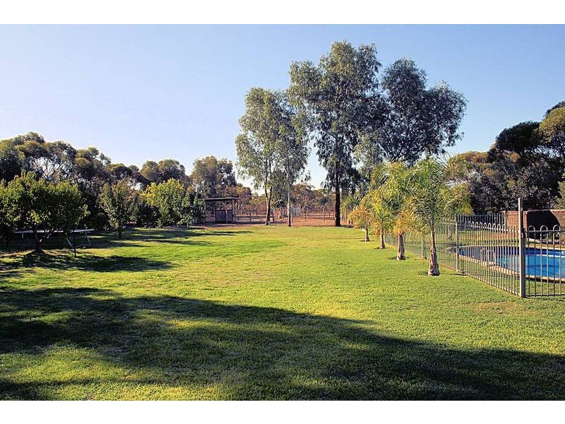 185 Flora Avenue, Cabarita VIC 3505