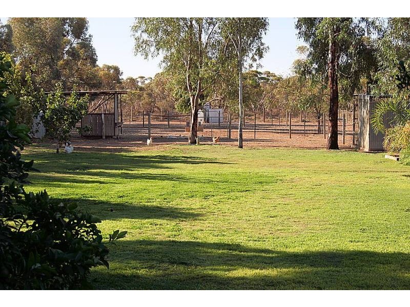 185 Flora Avenue, Cabarita VIC 3505