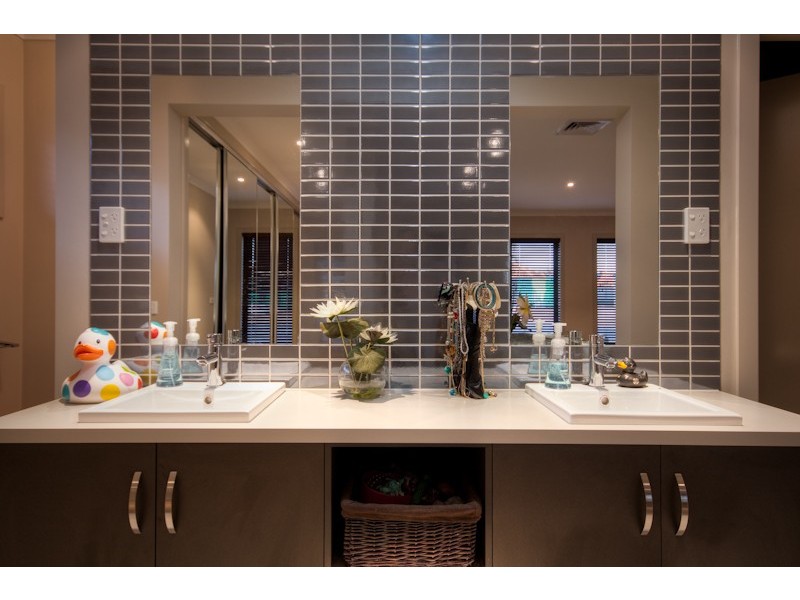 10 Bakogiannis Court, Mildura VIC 3500