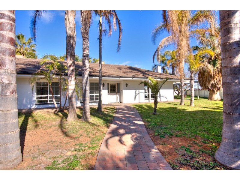 2 Leng Close, Nichols Point VIC 3501