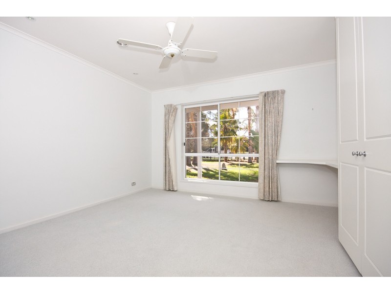 2 Leng Close, Nichols Point VIC 3501