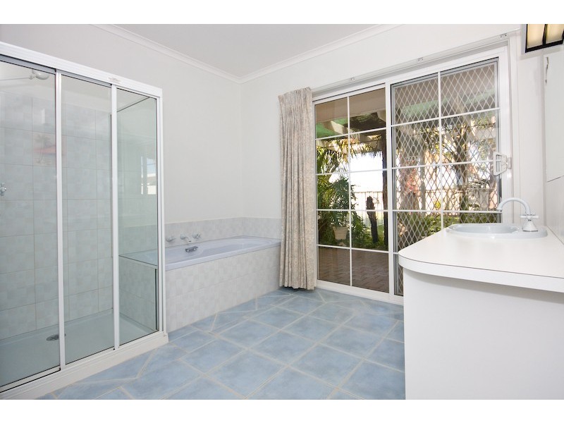 2 Leng Close, Nichols Point VIC 3501