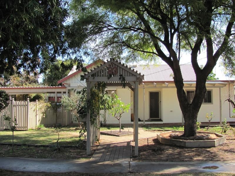 83 Cherry Avenue, Mildura VIC 3500