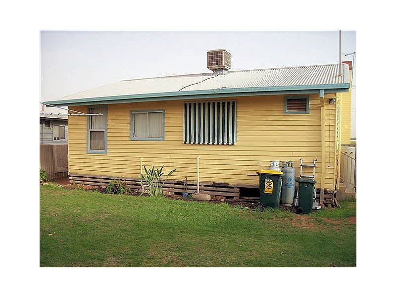 2 Murray Avenue, Red Cliffs VIC 3496