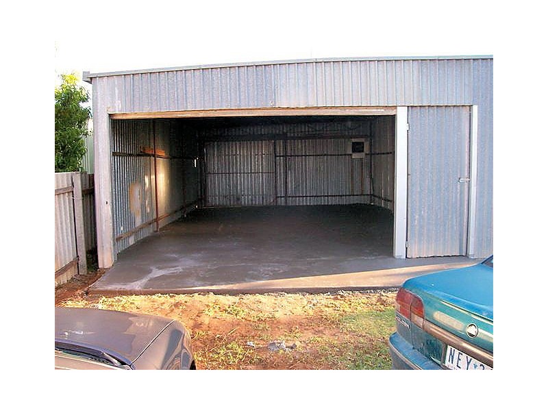 2 Murray Avenue, Red Cliffs VIC 3496