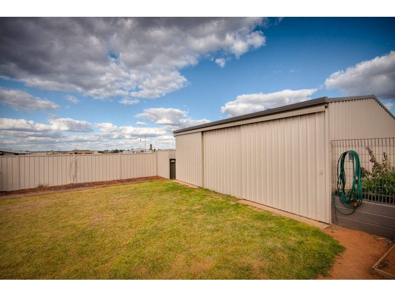 24 Melaleuca Street, Buronga NSW 2739