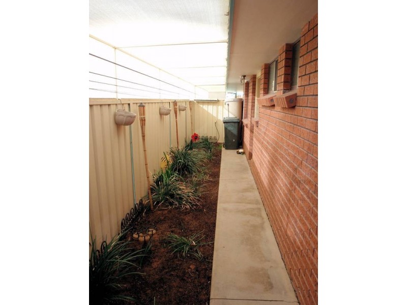 2/610 Sturt Highway, Buronga NSW 2739