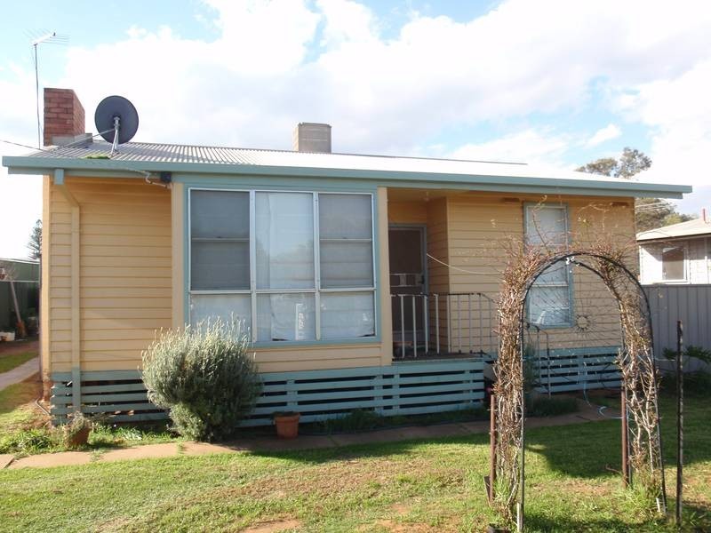 2 Murray Avenue, Red Cliffs VIC 3496