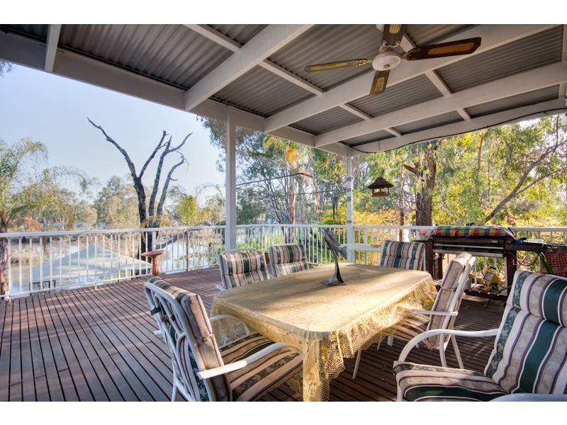 104-106 Sturt Highway, Buronga NSW 2739