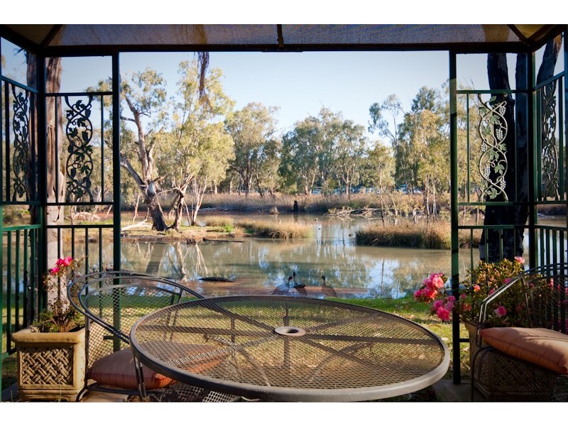 104-106 Sturt Highway, Buronga NSW 2739