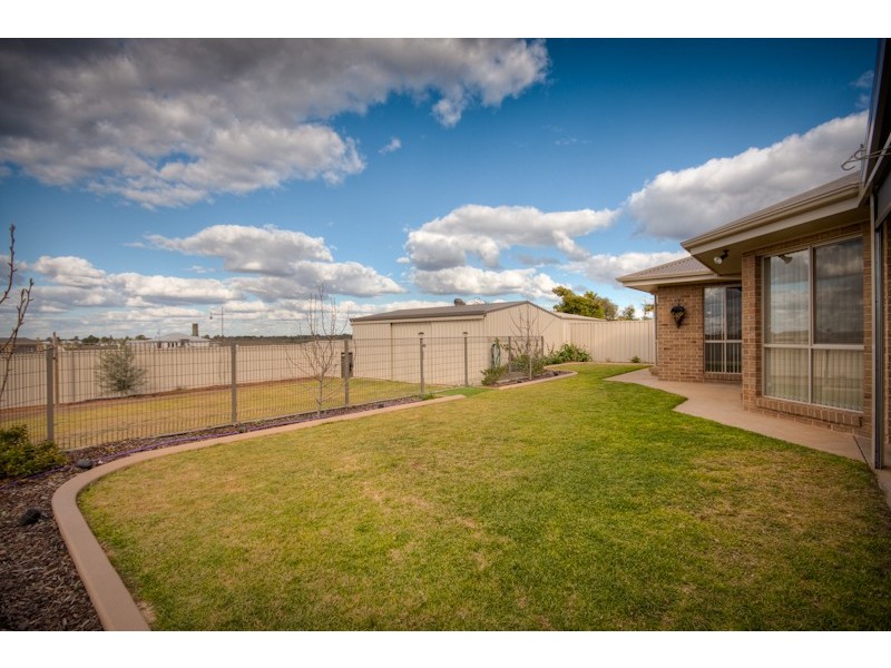 24 Melaleuca Street, Buronga NSW 2739