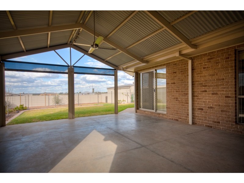 24 Melaleuca Street, Buronga NSW 2739