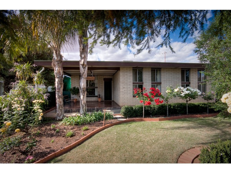 25 Sturt Highway, Buronga NSW 2739