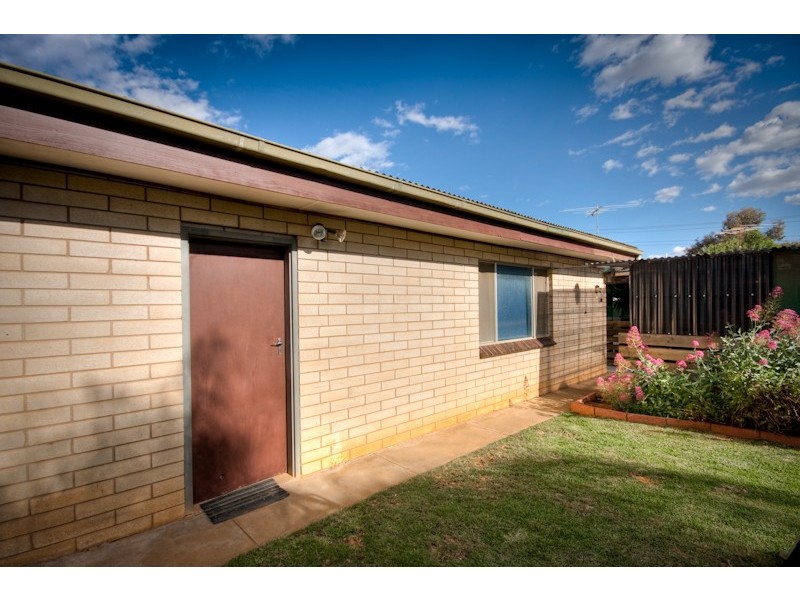 25 Sturt Highway, Buronga NSW 2739