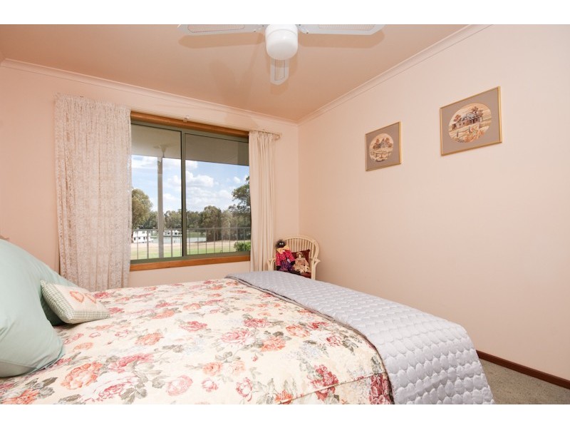 76 Sturt Highway, Buronga NSW 2739