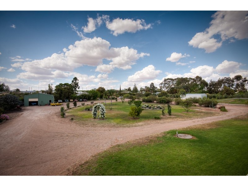 76 Sturt Highway, Buronga NSW 2739