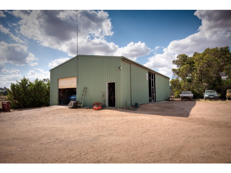 76 Sturt Highway, Buronga NSW 2739