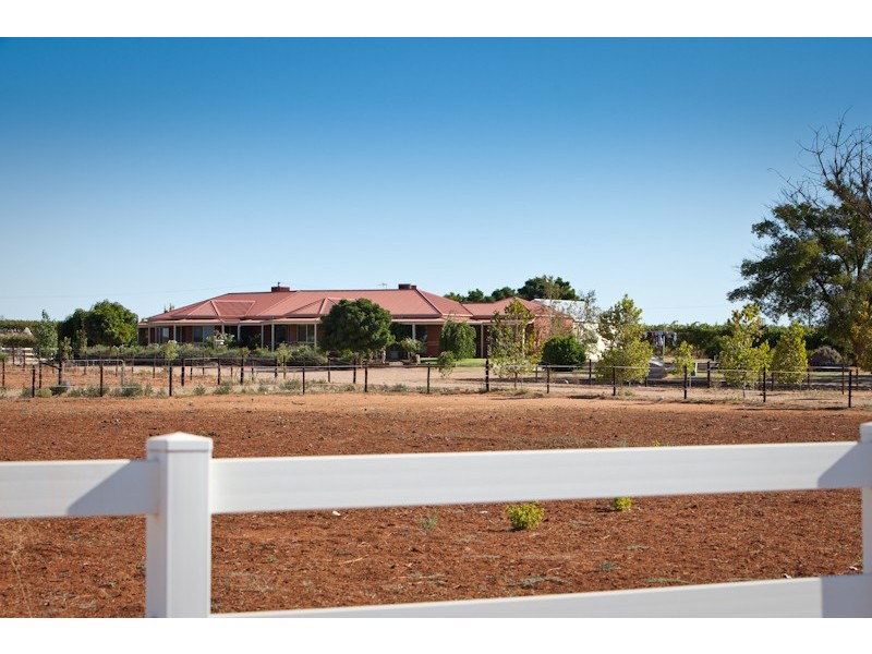 298 Millewa Road, Red Cliffs VIC 3496