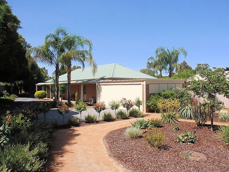 133 Sturt Highway, Gol Gol NSW 2738
