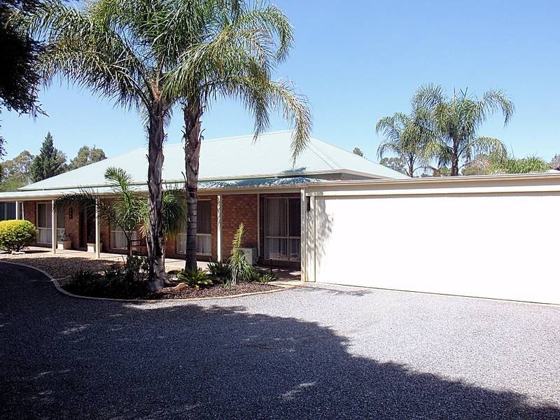 133 Sturt Highway, Gol Gol NSW 2738