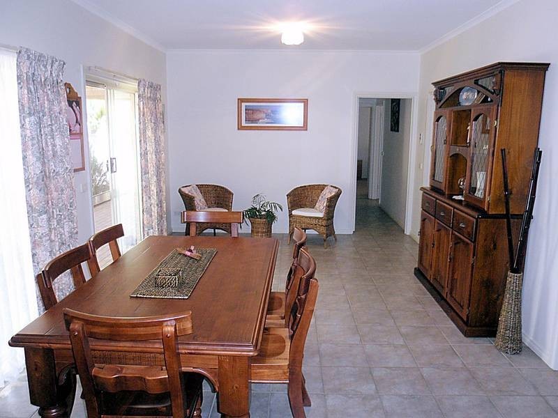 133 Sturt Highway, Gol Gol NSW 2738