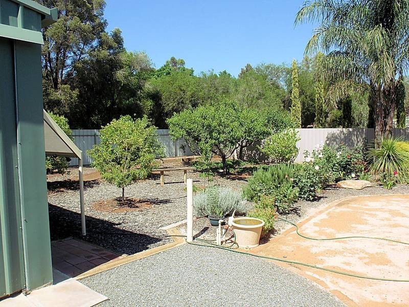 133 Sturt Highway, Gol Gol NSW 2738