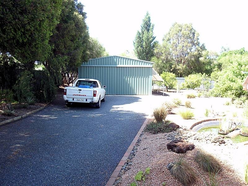133 Sturt Highway, Gol Gol NSW 2738
