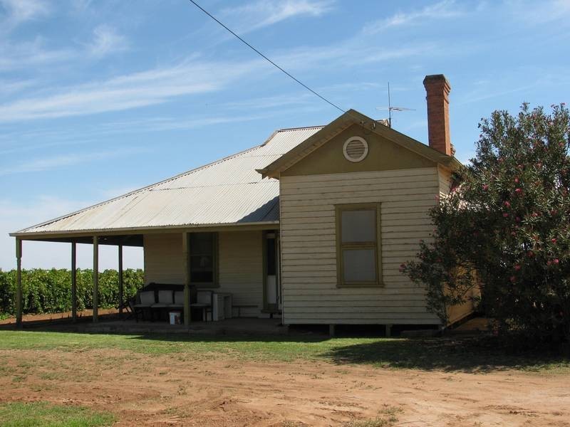 74 Sixth Street, Birdwoodton VIC 3505